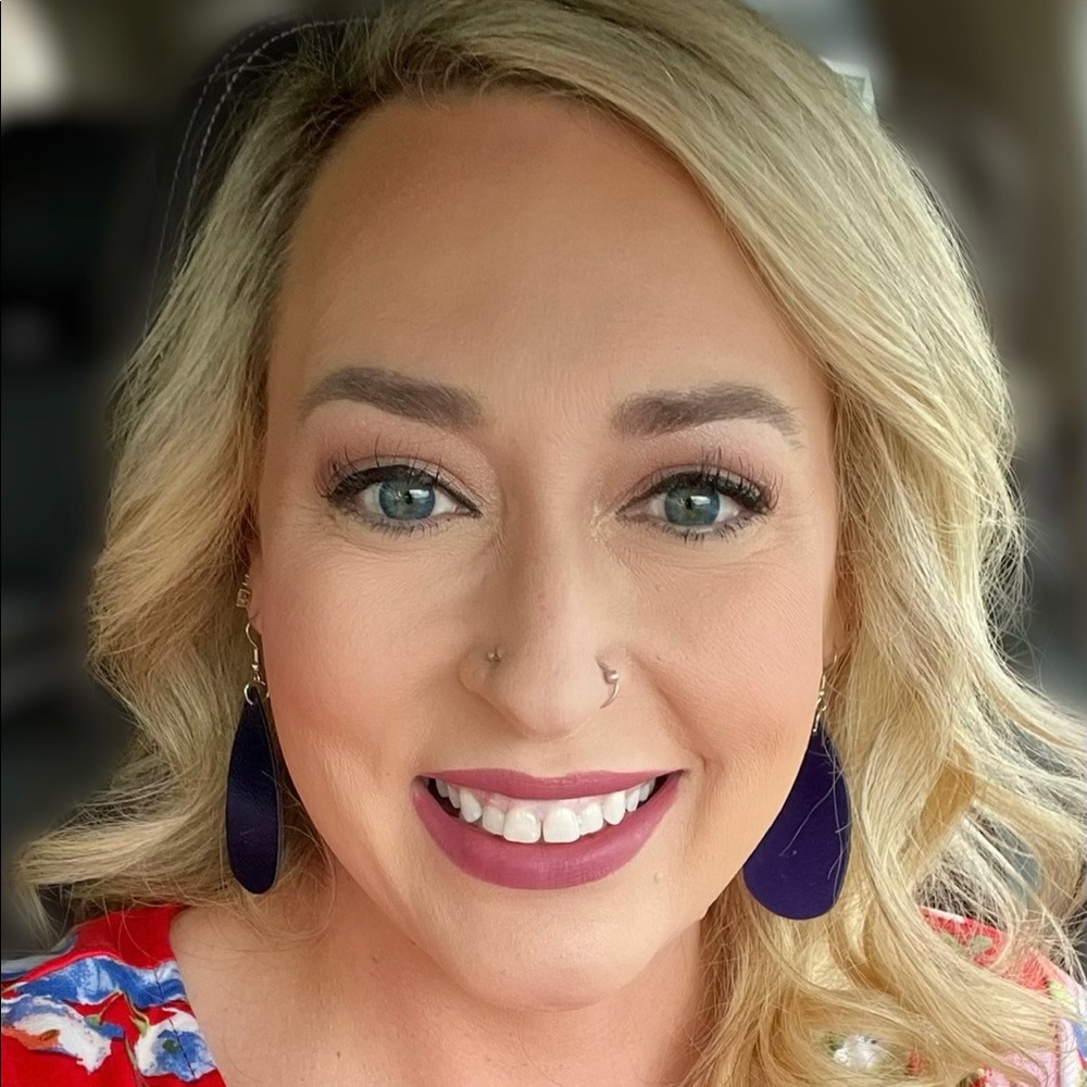 Meet your Posher, Angela